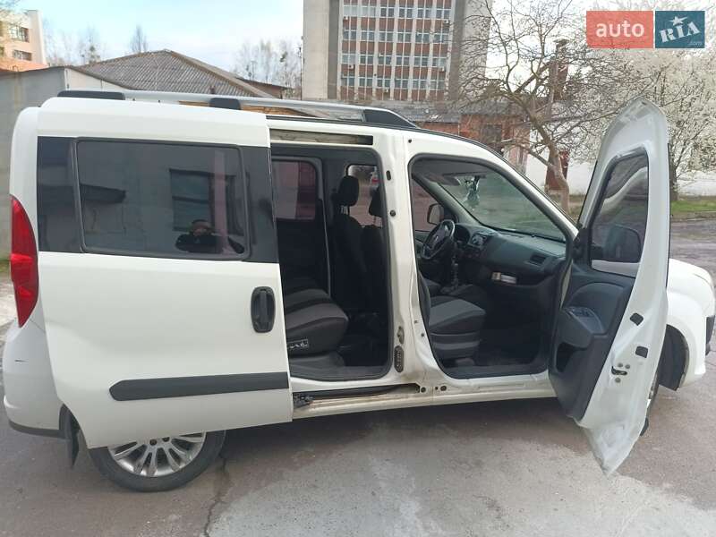 Мінівен Fiat Doblo 2011 в Рівному фото 6 Мінівен Fiat Doblo 2011 в Рівному