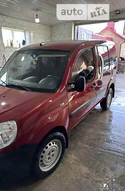 Мінівен Fiat Doblo 2011 в Рокитному