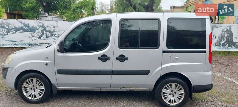 Минивэн Fiat Doblo 2008 в Киеве