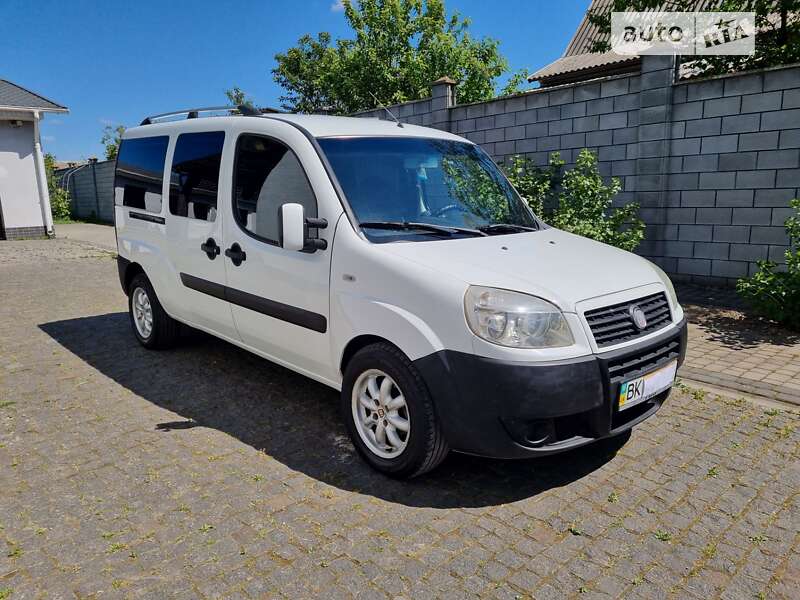 Минивэн Fiat Doblo 2008 в Ровно