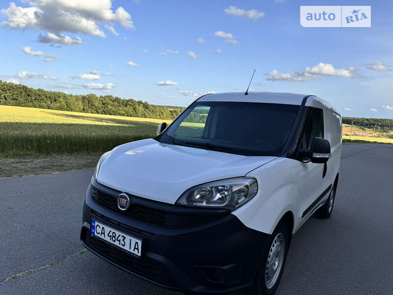 Вантажний фургон Fiat Doblo 2016 в Умані