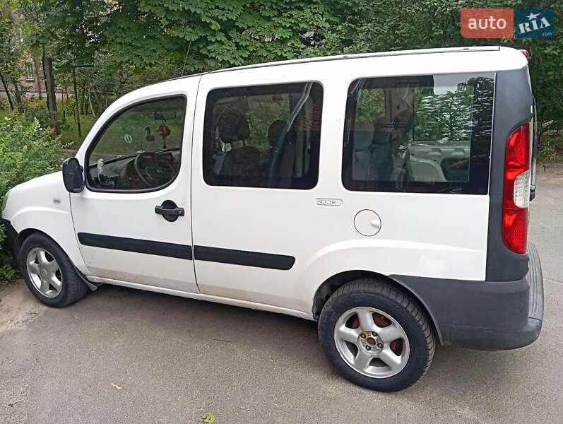 Минивэн Fiat Doblo 2007 в Киеве