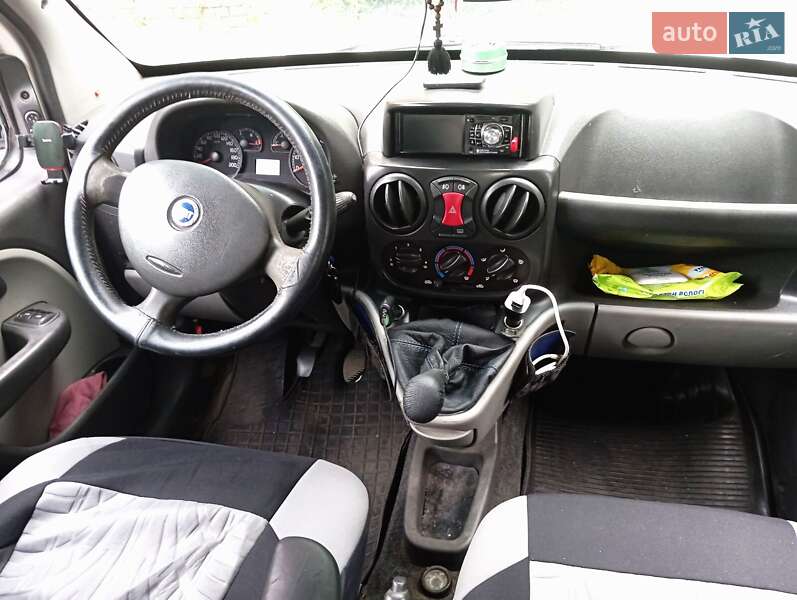 Минивэн Fiat Doblo 2007 в Киеве