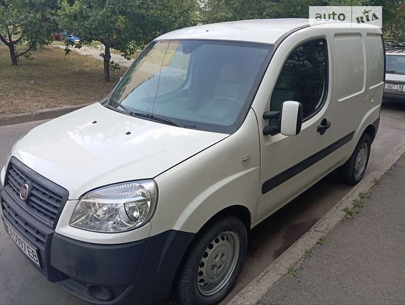 Вантажний фургон Fiat Doblo 2014 в Києві