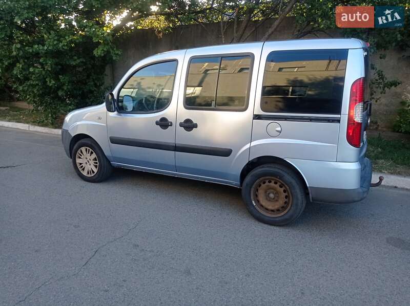 Минивэн Fiat Doblo 2008 в Киеве