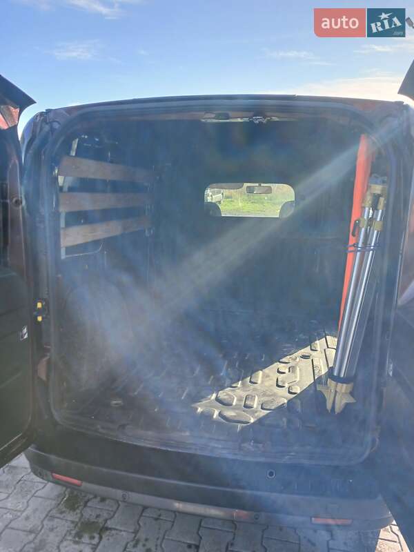 Вантажний фургон Fiat Doblo 2012 в Луцьку