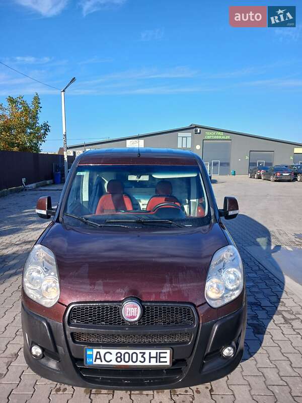 Вантажний фургон Fiat Doblo 2012 в Луцьку