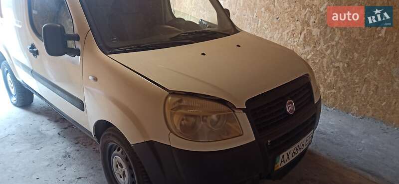 Вантажний фургон Fiat Doblo 2013 в Коротичу
