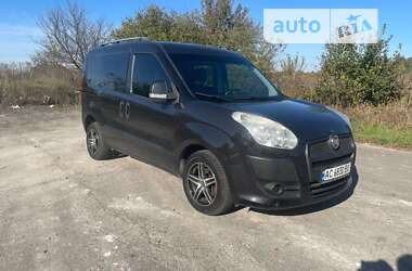 Вантажний фургон Fiat Doblo 2012 в Луцьку