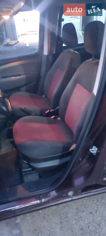 Мінівен Fiat Doblo 2010 в Чернівцях фото 11 Мінівен Fiat Doblo 2010 в Чернівцях