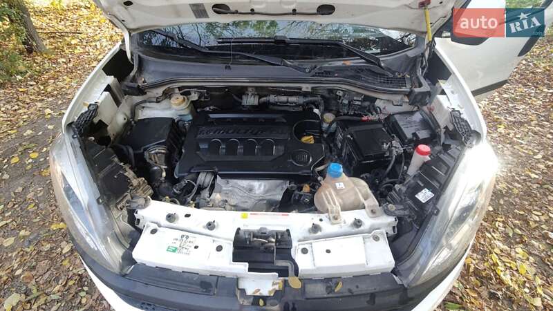 Грузовой фургон Fiat Doblo 2015 в Черновцах