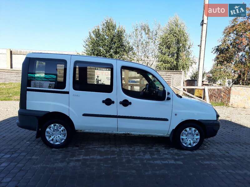 Минивэн Fiat Doblo 2003 в Березному