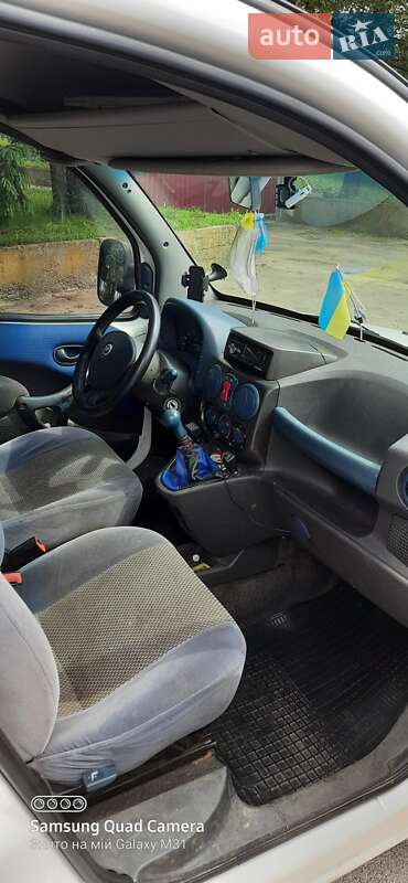Минивэн Fiat Doblo 2003 в Березному