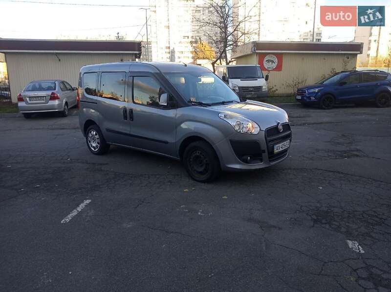 Минивэн Fiat Doblo 2013 в Киеве
