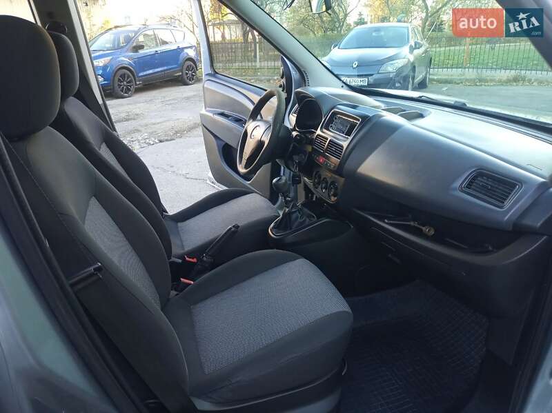 Минивэн Fiat Doblo 2013 в Киеве