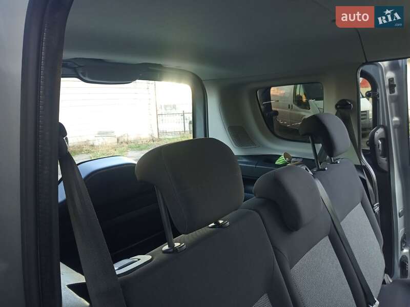 Минивэн Fiat Doblo 2013 в Киеве