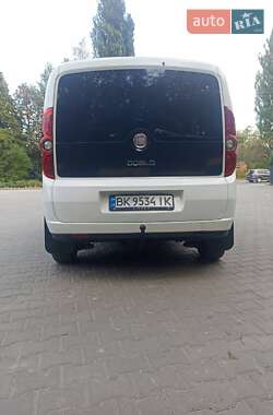 Минивэн Fiat Doblo 2011 в 