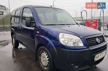 Минивэн Fiat Doblo 2008 в Киеве