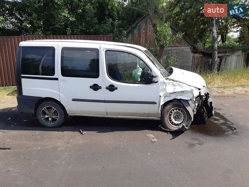 Минивэн Fiat Doblo 2001 в Киеве
