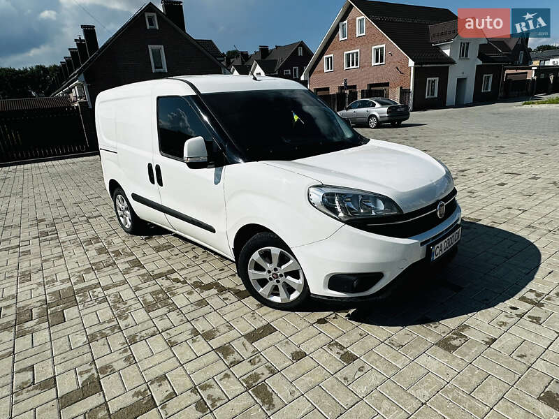 Вантажний фургон Fiat Doblo 2015 в Черкасах