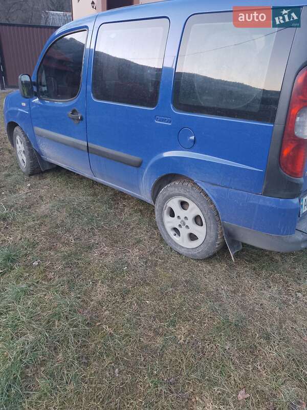 Минивэн Fiat Doblo 2006 в Рахове