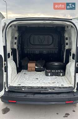 Грузовой фургон Fiat Doblo 2017 в 