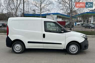 Грузовой фургон Fiat Doblo 2017 в 
