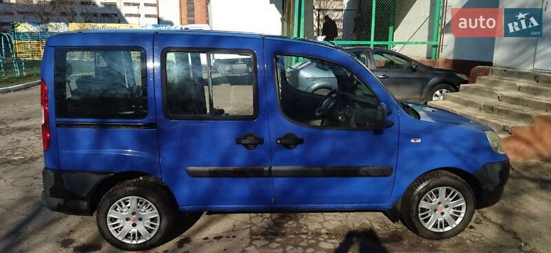 Минивэн Fiat Doblo 2006 в Киеве
