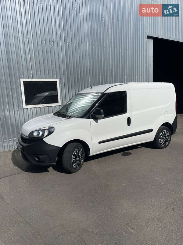Грузовой фургон Fiat Doblo 2019 в 