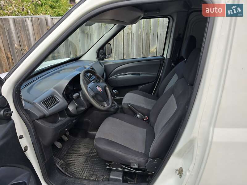 Вантажний фургон Fiat Doblo 2013 в Києві