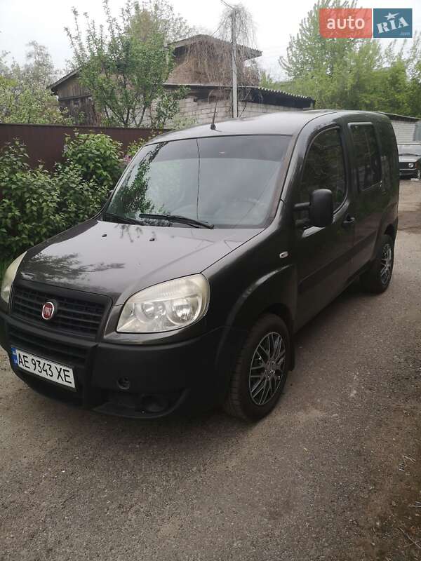 Минивэн Fiat Doblo 2008 в Киеве