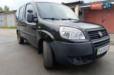 Минивэн Fiat Doblo 2010 в Киеве