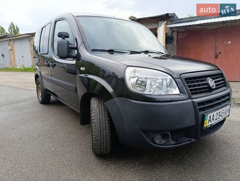 Минивэн Fiat Doblo 2010 в 