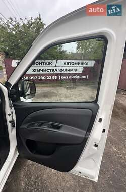 Вантажний фургон Fiat Doblo 2012 в 