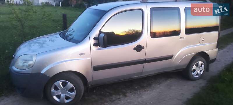 Минивэн Fiat Doblo 2005 в Рудки