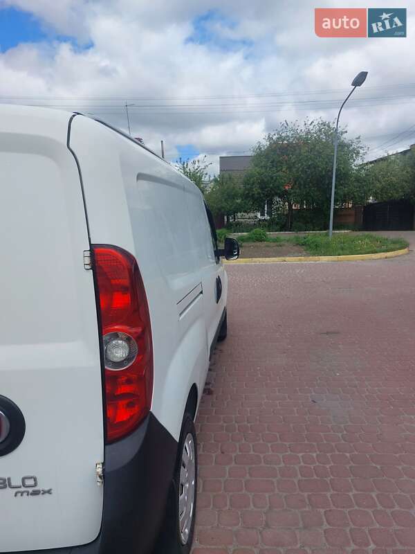 Грузовой фургон Fiat Doblo 2014 в Ровно