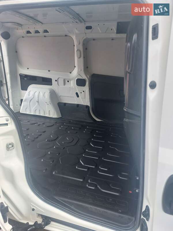 Грузовой фургон Fiat Doblo 2014 в Ровно