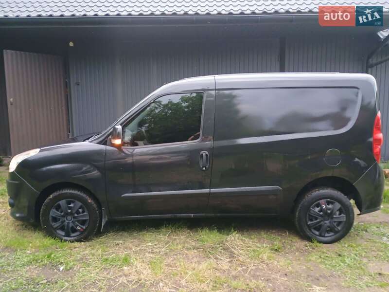 Грузовой фургон Fiat Doblo 2013 в Дрогобыче
