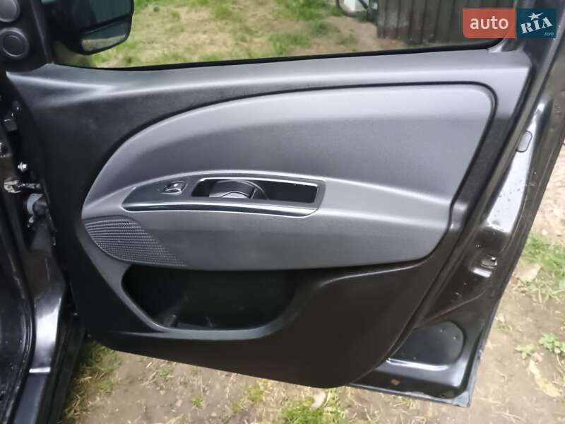 Грузовой фургон Fiat Doblo 2013 в Дрогобыче