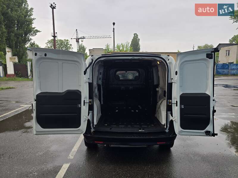 Грузовой фургон Fiat Doblo 2021 в Киеве