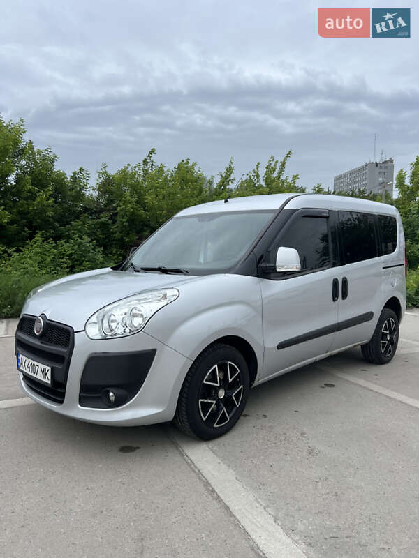 Минивэн Fiat Doblo 2010 в 