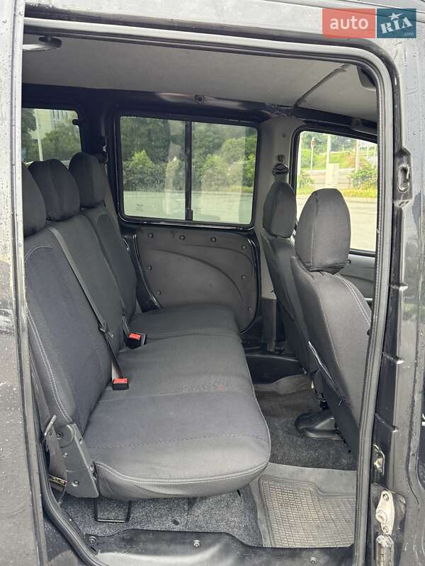 Минивэн Fiat Doblo 2008 в Киеве