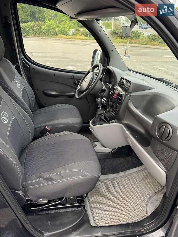 Минивэн Fiat Doblo 2008 в Киеве