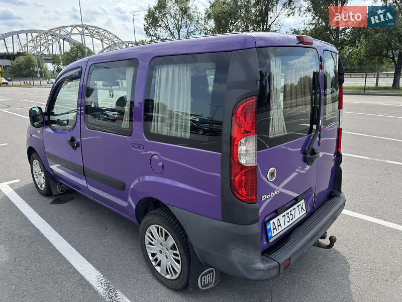 Минивэн Fiat Doblo 2008 в Киеве