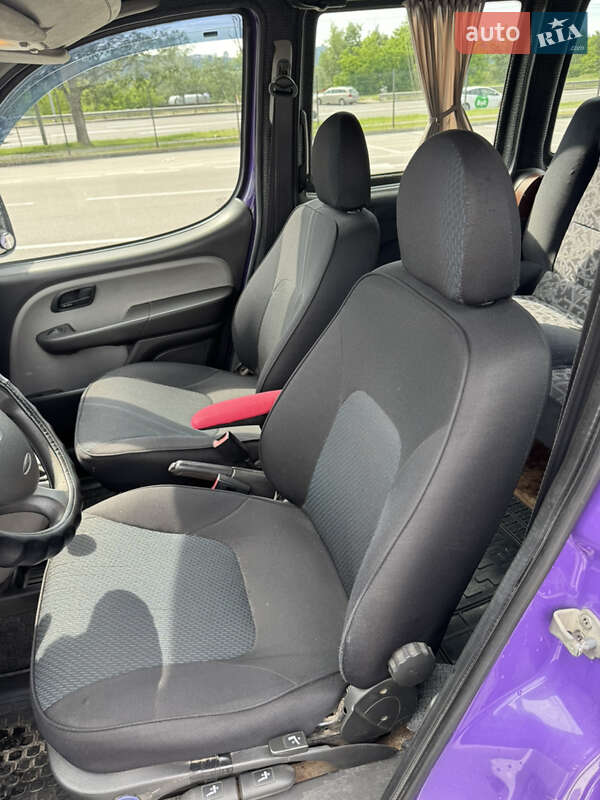 Минивэн Fiat Doblo 2008 в Киеве