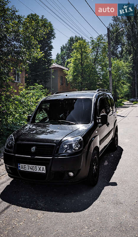 Грузопассажирский фургон Fiat Doblo 2007 в 