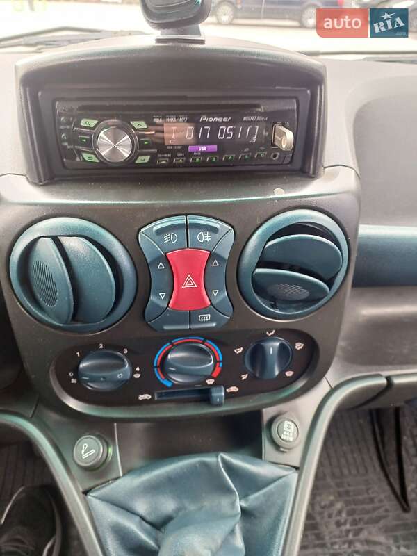 Мінівен Fiat Doblo 2003 в Києві