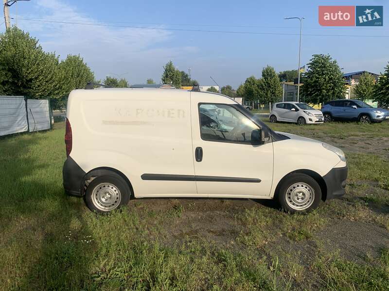 Грузовой фургон Fiat Doblo 2011 в Буче