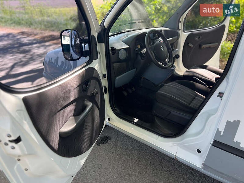 Минивэн Fiat Doblo 2006 в Дубно