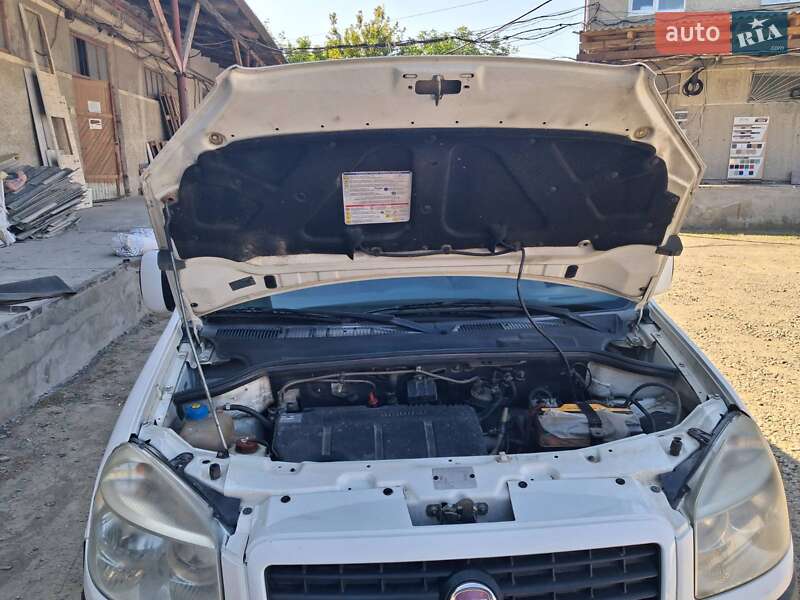 Минивэн Fiat Doblo 2009 в Черновцах